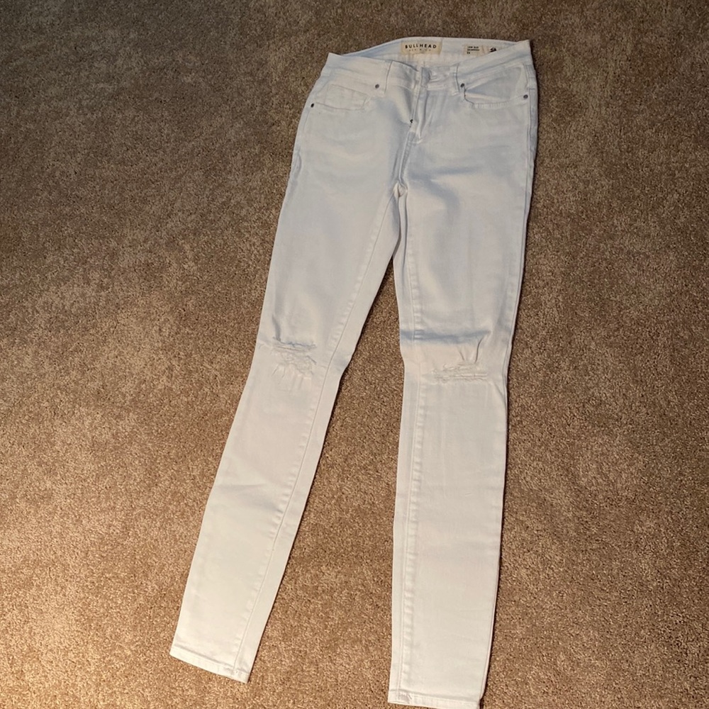 White skinny jeans